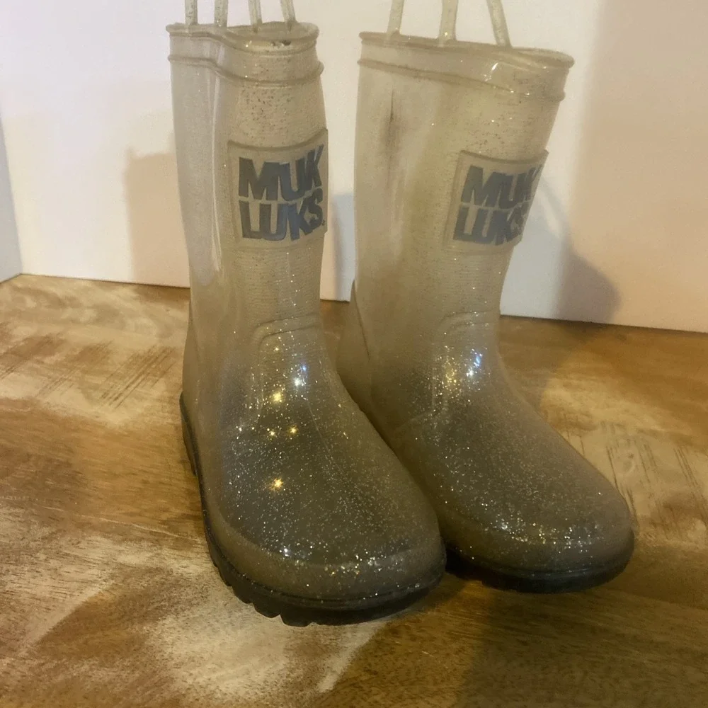 Muk Luks Child's Rubber knee High Pull on Rain/Water Boots With Glitter 9/10